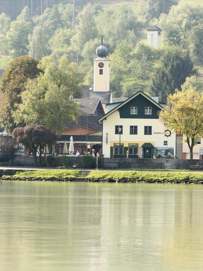 Hotel Zum Schiffmeister Wesenufer Exteriér fotografie